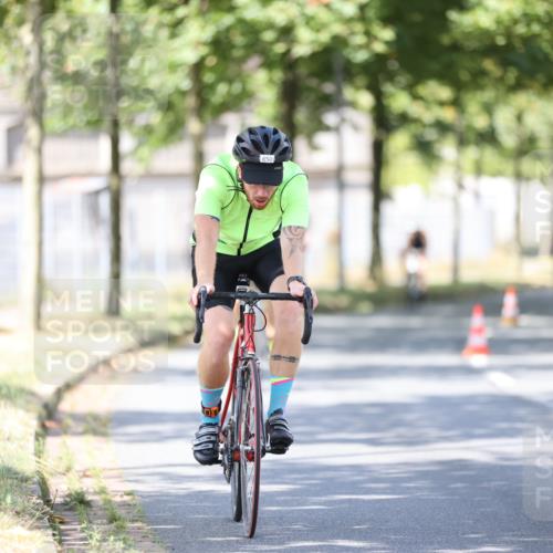 11.08.2024 - GEWOBA Citytriathlon Bremen H.Heesch http://msf.ph/oto/6798564 11.08.2024 11:54:51 Laufen  meine-sportfotos.de