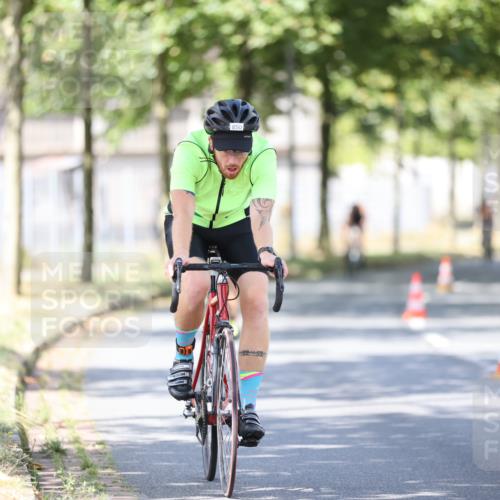 11.08.2024 - GEWOBA Citytriathlon Bremen H.Heesch http://msf.ph/oto/6798572 11.08.2024 11:54:51 Laufen  meine-sportfotos.de