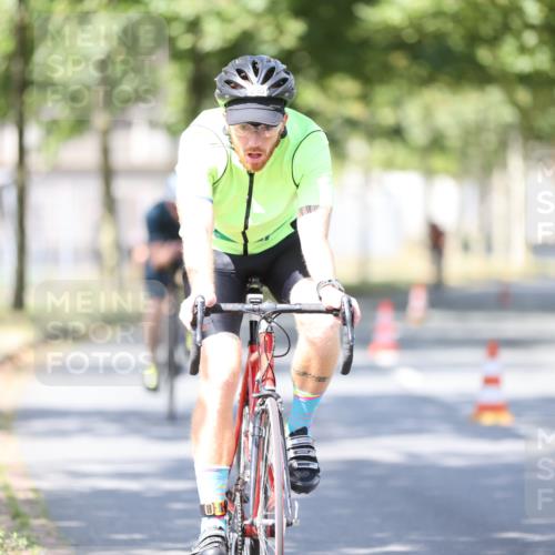 11.08.2024 - GEWOBA Citytriathlon Bremen H.Heesch http://msf.ph/oto/6798606 11.08.2024 11:54:51 Laufen  meine-sportfotos.de