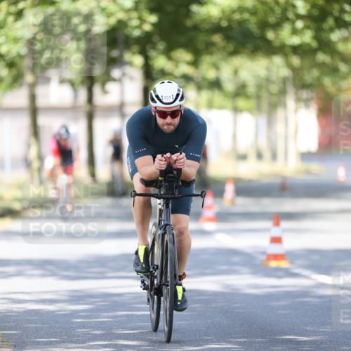 11.08.2024 - GEWOBA Citytriathlon Bremen H.Heesch http://msf.ph/oto/6798621 11.08.2024 11:54:52 Laufen  meine-sportfotos.de
