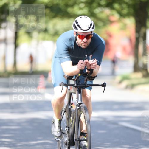11.08.2024 - GEWOBA Citytriathlon Bremen H.Heesch http://msf.ph/oto/6798655 11.08.2024 11:54:53 Laufen  meine-sportfotos.de
