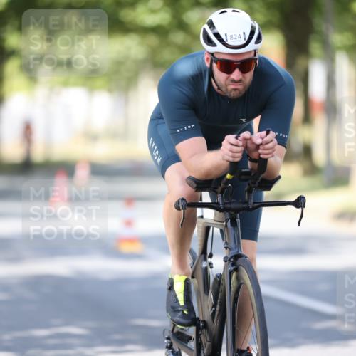 11.08.2024 - GEWOBA Citytriathlon Bremen H.Heesch http://msf.ph/oto/6798666 11.08.2024 11:54:53 Laufen  meine-sportfotos.de