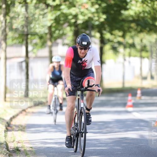 11.08.2024 - GEWOBA Citytriathlon Bremen H.Heesch http://msf.ph/oto/6798678 11.08.2024 11:54:56 Laufen  meine-sportfotos.de