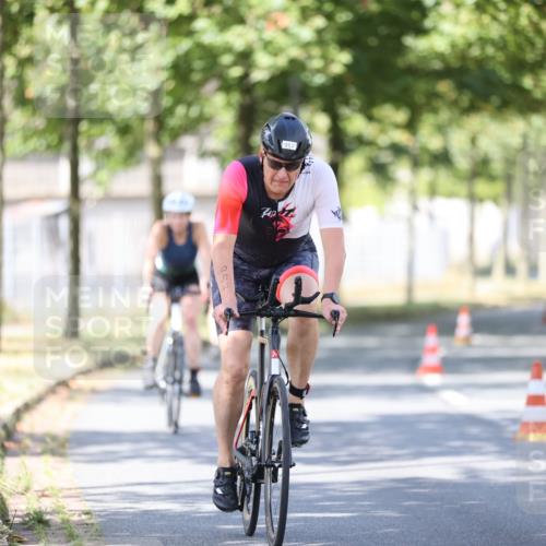 11.08.2024 - GEWOBA Citytriathlon Bremen H.Heesch http://msf.ph/oto/6798682 11.08.2024 11:54:56 Laufen  meine-sportfotos.de