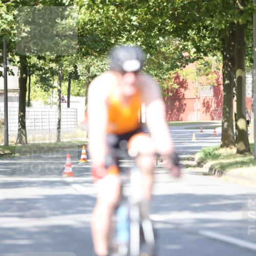 11.08.2024 - GEWOBA Citytriathlon Bremen H.Heesch http://msf.ph/oto/6798793 11.08.2024 11:54:59 Laufen  meine-sportfotos.de