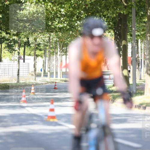 11.08.2024 - GEWOBA Citytriathlon Bremen H.Heesch http://msf.ph/oto/6798809 11.08.2024 11:54:59 Laufen  meine-sportfotos.de