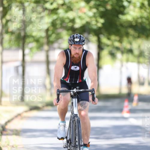 11.08.2024 - GEWOBA Citytriathlon Bremen H.Heesch http://msf.ph/oto/6798867 11.08.2024 11:55:42 Laufen  meine-sportfotos.de