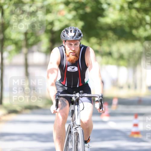 11.08.2024 - GEWOBA Citytriathlon Bremen H.Heesch http://msf.ph/oto/6798893 11.08.2024 11:55:42 Laufen  meine-sportfotos.de