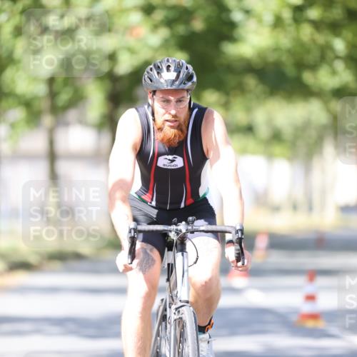 11.08.2024 - GEWOBA Citytriathlon Bremen H.Heesch http://msf.ph/oto/6798896 11.08.2024 11:55:42 Laufen  meine-sportfotos.de
