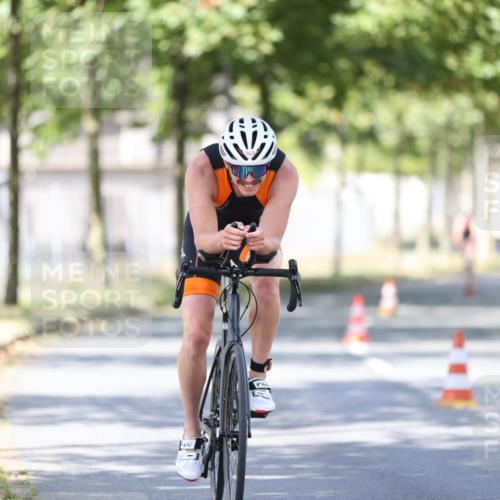 11.08.2024 - GEWOBA Citytriathlon Bremen H.Heesch http://msf.ph/oto/6798958 11.08.2024 11:55:49 Laufen  meine-sportfotos.de