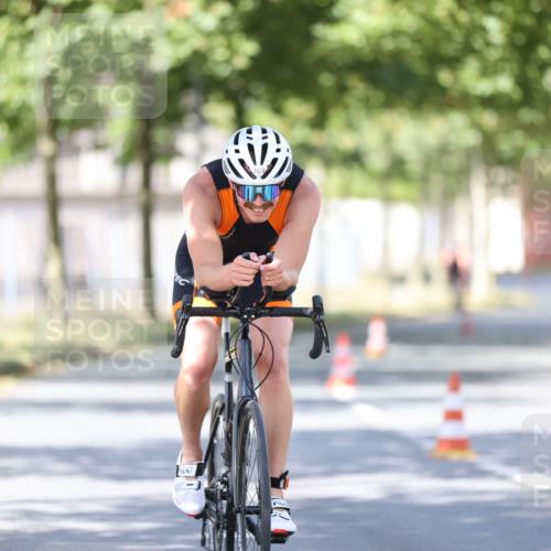 11.08.2024 - GEWOBA Citytriathlon Bremen H.Heesch http://msf.ph/oto/6798969 11.08.2024 11:55:49 Laufen  meine-sportfotos.de