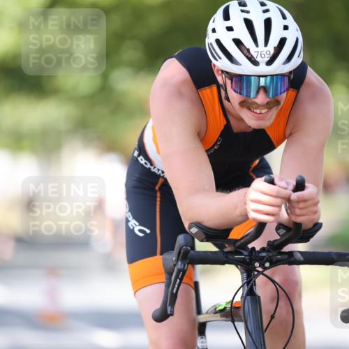 11.08.2024 - GEWOBA Citytriathlon Bremen H.Heesch http://msf.ph/oto/6799018 11.08.2024 11:55:50 Laufen  meine-sportfotos.de