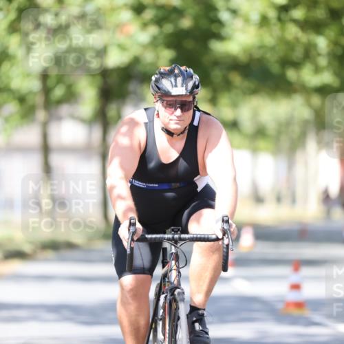 11.08.2024 - GEWOBA Citytriathlon Bremen H.Heesch http://msf.ph/oto/6799020 11.08.2024 11:55:59 Laufen  meine-sportfotos.de