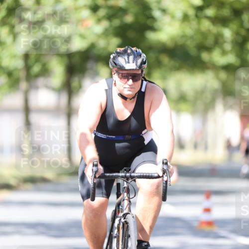 11.08.2024 - GEWOBA Citytriathlon Bremen H.Heesch http://msf.ph/oto/6799022 11.08.2024 11:55:59 Laufen  meine-sportfotos.de
