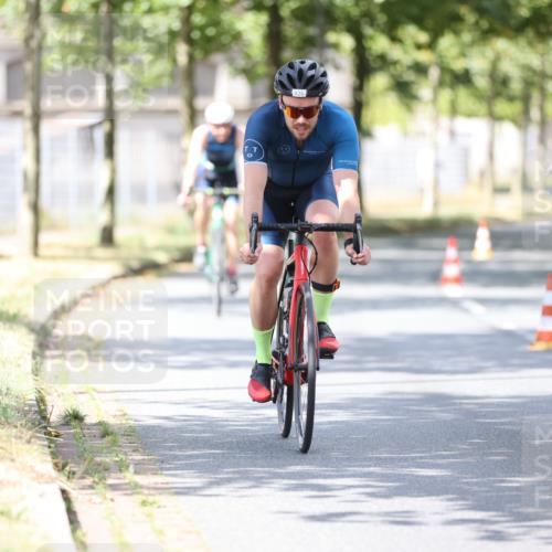 11.08.2024 - GEWOBA Citytriathlon Bremen H.Heesch http://msf.ph/oto/6805709 11.08.2024 12:20:45 Radfahren 759, 806, 826, 843, 853, 927 meine-sportfotos.de
