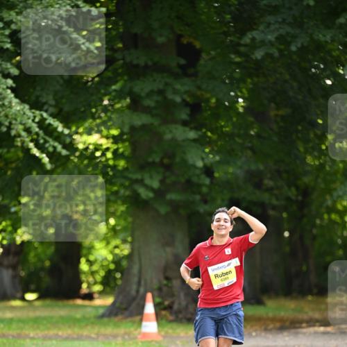 25.08.2024 - 20. Blankeneser Heldenlauf Dr. Thomas Lammeyer http://msf.ph/oto/6805846 25.08.2024 10:07:06 Laufen 6389 meine-sportfotos.de