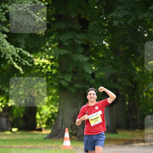 25.08.2024 - 20. Blankeneser Heldenlauf Dr. Thomas Lammeyer http://msf.ph/oto/6805849 25.08.2024 10:07:06 Laufen 6389 meine-sportfotos.de