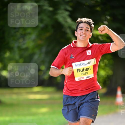 25.08.2024 - 20. Blankeneser Heldenlauf Dr. Thomas Lammeyer http://msf.ph/oto/6805867 25.08.2024 10:07:09 Laufen 6389 meine-sportfotos.de