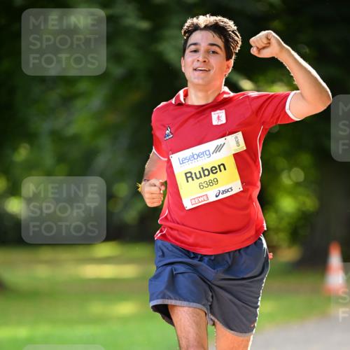 25.08.2024 - 20. Blankeneser Heldenlauf Dr. Thomas Lammeyer http://msf.ph/oto/6805869 25.08.2024 10:07:09 Laufen 6389 meine-sportfotos.de