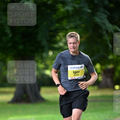 25.08.2024 - 20. Blankeneser Heldenlauf Dr. Thomas Lammeyer http://msf.ph/oto/6806071 25.08.2024 10:09:46 Laufen 6244 meine-sportfotos.de