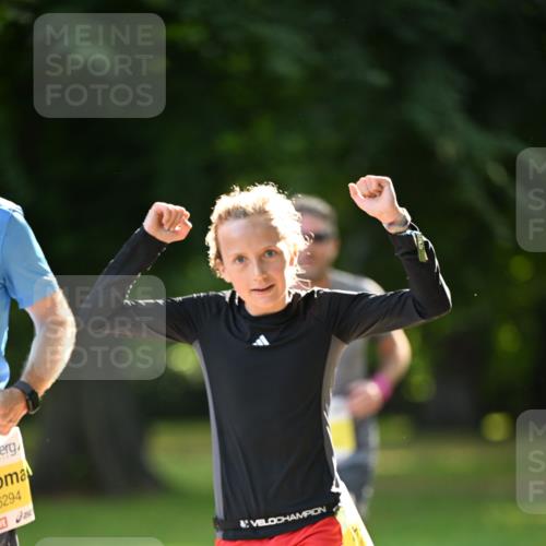 25.08.2024 - 20. Blankeneser Heldenlauf Dr. Thomas Lammeyer http://msf.ph/oto/6806359 25.08.2024 10:12:32 Laufen 6294 meine-sportfotos.de