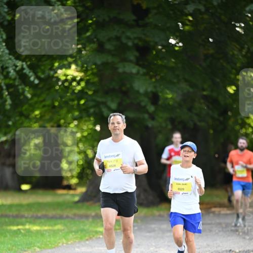 25.08.2024 - 20. Blankeneser Heldenlauf Dr. Thomas Lammeyer http://msf.ph/oto/6806558 25.08.2024 10:13:43 Laufen 6528, 6529 meine-sportfotos.de
