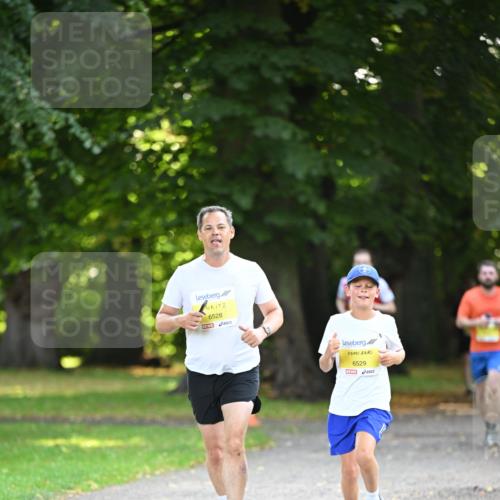 25.08.2024 - 20. Blankeneser Heldenlauf Dr. Thomas Lammeyer http://msf.ph/oto/6806561 25.08.2024 10:13:43 Laufen 6528, 6529 meine-sportfotos.de