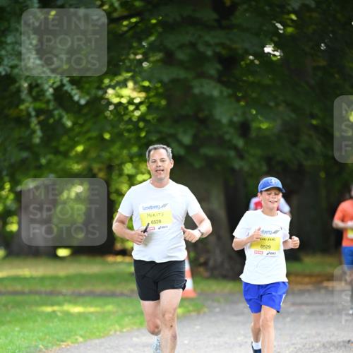 25.08.2024 - 20. Blankeneser Heldenlauf Dr. Thomas Lammeyer http://msf.ph/oto/6806562 25.08.2024 10:13:43 Laufen 6528, 6529 meine-sportfotos.de
