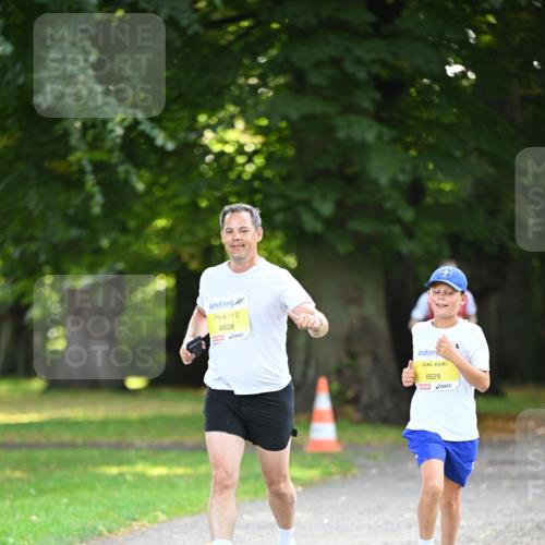 25.08.2024 - 20. Blankeneser Heldenlauf Dr. Thomas Lammeyer http://msf.ph/oto/6806564 25.08.2024 10:13:44 Laufen 6528, 6529 meine-sportfotos.de