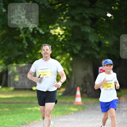 25.08.2024 - 20. Blankeneser Heldenlauf Dr. Thomas Lammeyer http://msf.ph/oto/6806567 25.08.2024 10:13:44 Laufen 6528, 6529 meine-sportfotos.de