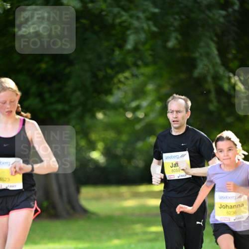 25.08.2024 - 20. Blankeneser Heldenlauf Dr. Thomas Lammeyer http://msf.ph/oto/6806636 25.08.2024 10:14:04 Laufen 6523, 6059, 6236 meine-sportfotos.de