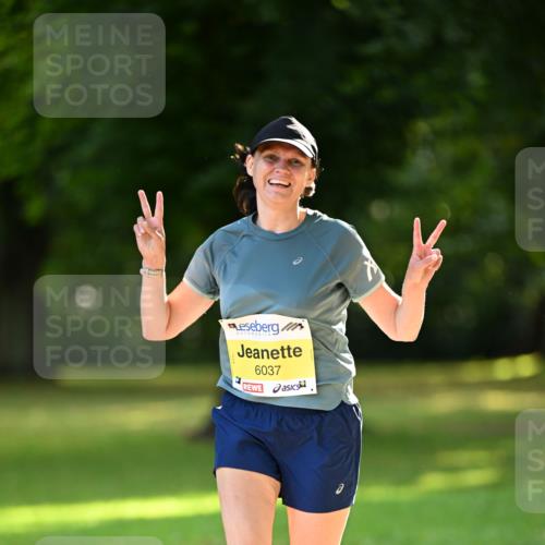 25.08.2024 - 20. Blankeneser Heldenlauf Dr. Thomas Lammeyer http://msf.ph/oto/6806653 25.08.2024 10:14:09 Laufen 6037 meine-sportfotos.de