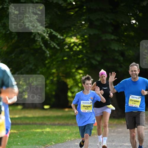 25.08.2024 - 20. Blankeneser Heldenlauf Dr. Thomas Lammeyer http://msf.ph/oto/6806856 25.08.2024 10:15:14 Laufen 6001, 6167 meine-sportfotos.de