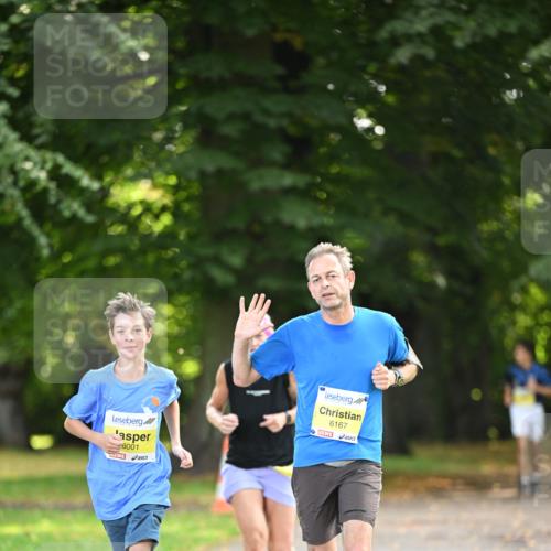 25.08.2024 - 20. Blankeneser Heldenlauf Dr. Thomas Lammeyer http://msf.ph/oto/6806862 25.08.2024 10:15:16 Laufen 6001, 6167 meine-sportfotos.de