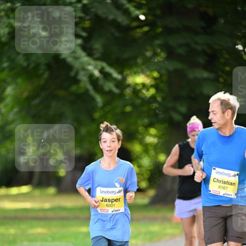25.08.2024 - 20. Blankeneser Heldenlauf Dr. Thomas Lammeyer http://msf.ph/oto/6806868 25.08.2024 10:15:17 Laufen 6001, 6167 meine-sportfotos.de