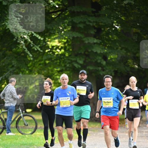 25.08.2024 - 20. Blankeneser Heldenlauf Dr. Thomas Lammeyer http://msf.ph/oto/6806908 25.08.2024 10:15:31 Laufen 6517, 6257, 6505 meine-sportfotos.de