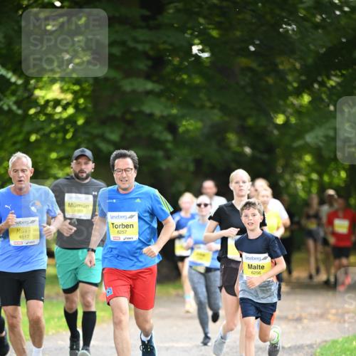 25.08.2024 - 20. Blankeneser Heldenlauf Dr. Thomas Lammeyer http://msf.ph/oto/6806913 25.08.2024 10:15:32 Laufen 6517, 6341, 6257, 6256 meine-sportfotos.de