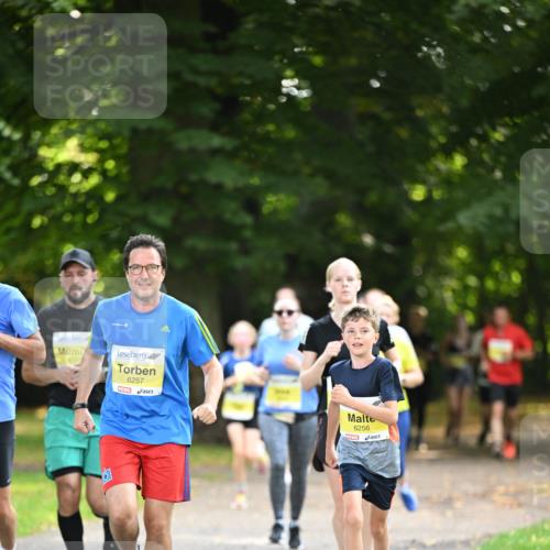25.08.2024 - 20. Blankeneser Heldenlauf Dr. Thomas Lammeyer http://msf.ph/oto/6806917 25.08.2024 10:15:33 Laufen 6257, 6256 meine-sportfotos.de