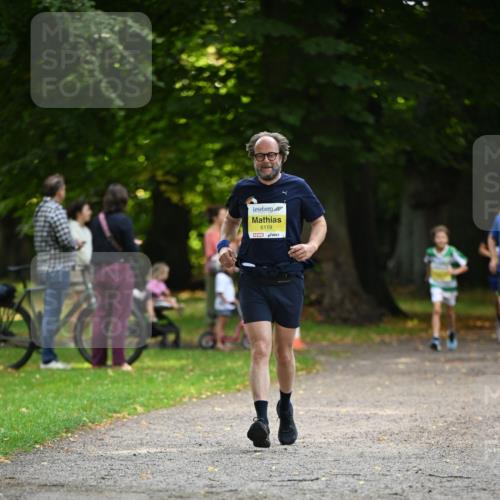 25.08.2024 - 20. Blankeneser Heldenlauf Dr. Thomas Lammeyer http://msf.ph/oto/6807001 25.08.2024 10:15:50 Laufen 6119 meine-sportfotos.de