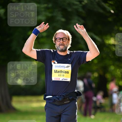 25.08.2024 - 20. Blankeneser Heldenlauf Dr. Thomas Lammeyer http://msf.ph/oto/6807021 25.08.2024 10:15:55 Laufen 6119 meine-sportfotos.de