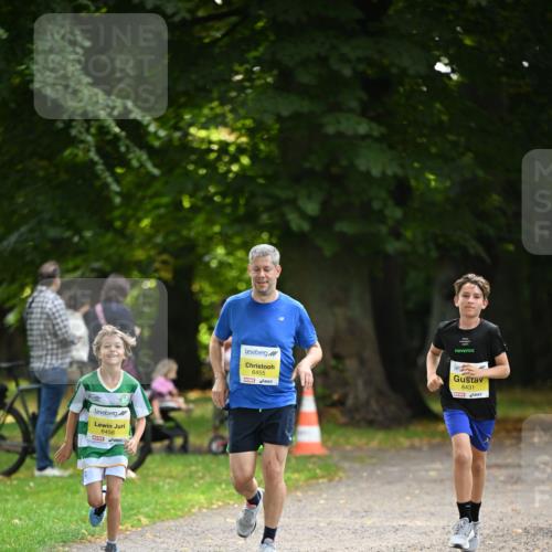 25.08.2024 - 20. Blankeneser Heldenlauf Dr. Thomas Lammeyer http://msf.ph/oto/6807030 25.08.2024 10:15:57 Laufen 6456, 6455, 6431 meine-sportfotos.de