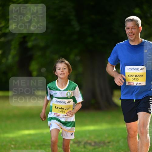 25.08.2024 - 20. Blankeneser Heldenlauf Dr. Thomas Lammeyer http://msf.ph/oto/6807048 25.08.2024 10:16:01 Laufen 6456, 6455 meine-sportfotos.de