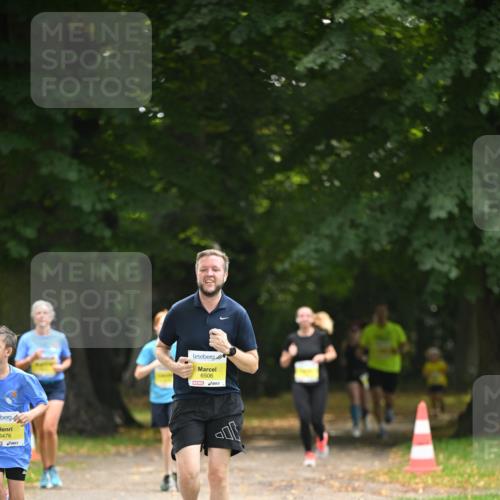 25.08.2024 - 20. Blankeneser Heldenlauf Dr. Thomas Lammeyer http://msf.ph/oto/6807254 25.08.2024 10:17:01 Laufen 6476, 6506 meine-sportfotos.de