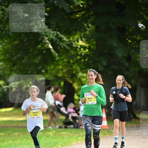 25.08.2024 - 20. Blankeneser Heldenlauf Dr. Thomas Lammeyer http://msf.ph/oto/6807355 25.08.2024 10:17:25 Laufen 6485, 6484 meine-sportfotos.de