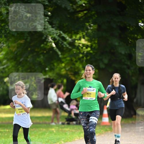25.08.2024 - 20. Blankeneser Heldenlauf Dr. Thomas Lammeyer http://msf.ph/oto/6807358 25.08.2024 10:17:26 Laufen 6485, 6484 meine-sportfotos.de
