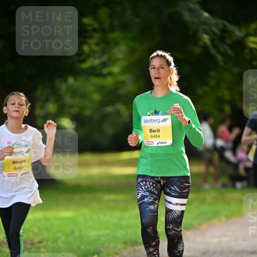25.08.2024 - 20. Blankeneser Heldenlauf Dr. Thomas Lammeyer http://msf.ph/oto/6807373 25.08.2024 10:17:28 Laufen 6485, 6484 meine-sportfotos.de