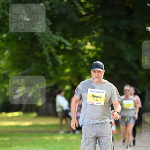 25.08.2024 - 20. Blankeneser Heldenlauf Dr. Thomas Lammeyer http://msf.ph/oto/6807577 25.08.2024 10:18:16 Laufen 6434 meine-sportfotos.de