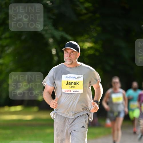 25.08.2024 - 20. Blankeneser Heldenlauf Dr. Thomas Lammeyer http://msf.ph/oto/6807586 25.08.2024 10:18:17 Laufen 6434 meine-sportfotos.de