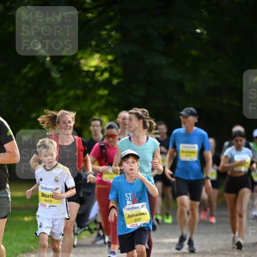 25.08.2024 - 20. Blankeneser Heldenlauf Dr. Thomas Lammeyer http://msf.ph/oto/6807819 25.08.2024 10:19:06 Laufen 6429, 6357 meine-sportfotos.de
