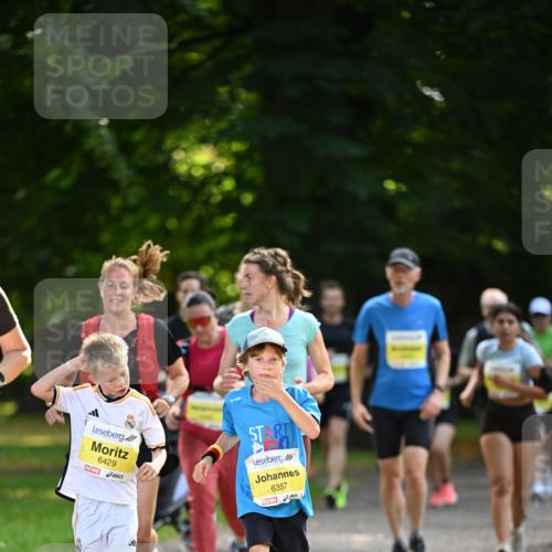 25.08.2024 - 20. Blankeneser Heldenlauf Dr. Thomas Lammeyer http://msf.ph/oto/6807822 25.08.2024 10:19:07 Laufen 6429, 6357 meine-sportfotos.de